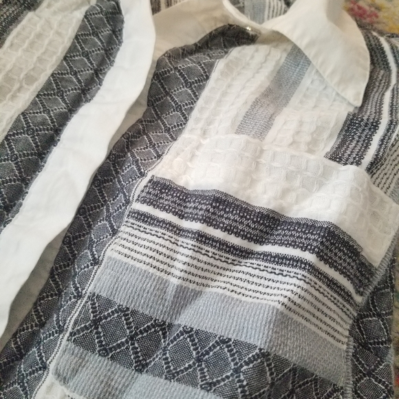 Open-Back Button Up - Picture 3 of 5